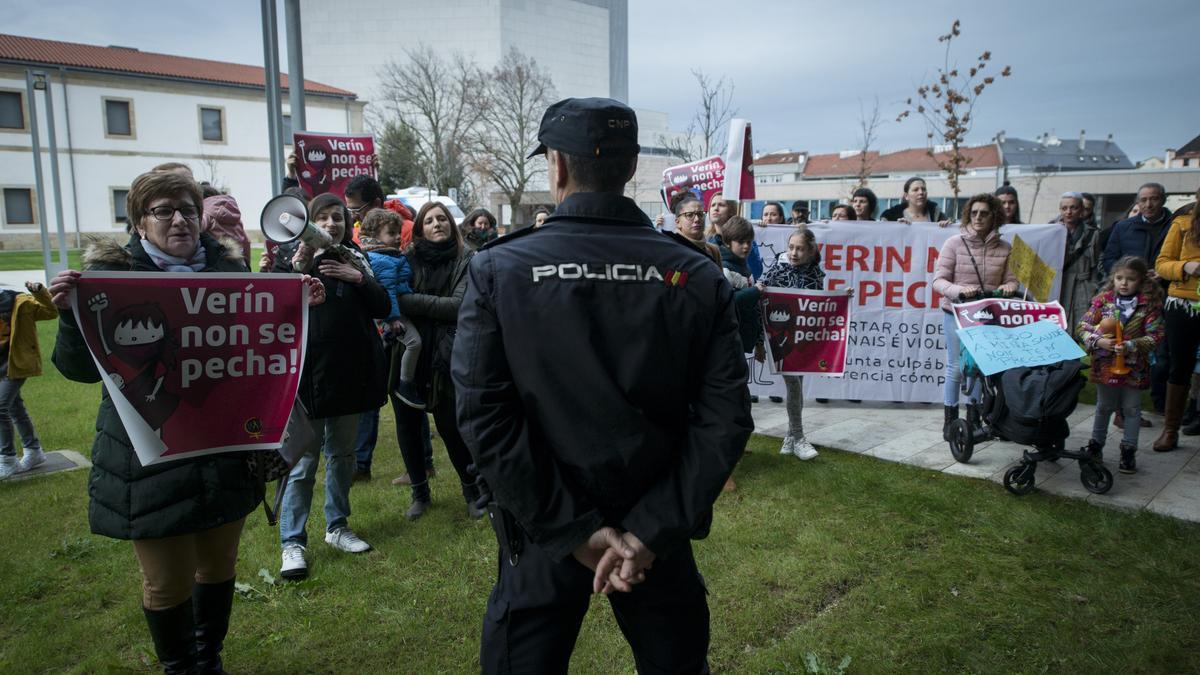 Protestas por el cierre del paritorio de Verín.