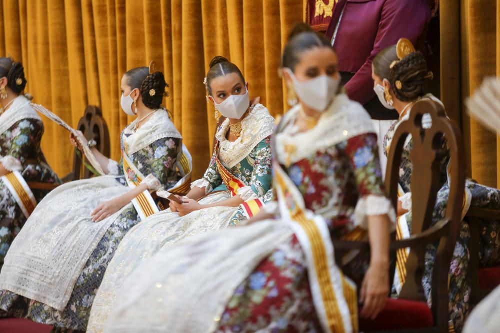 Premios falleros con mascarilla