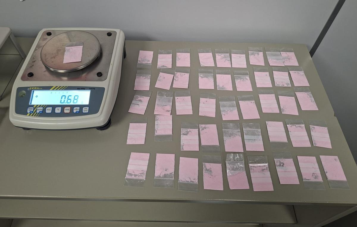 Les bossetes de 'cocaïna rosa' o 'tusi' interceptades en un control a Torà