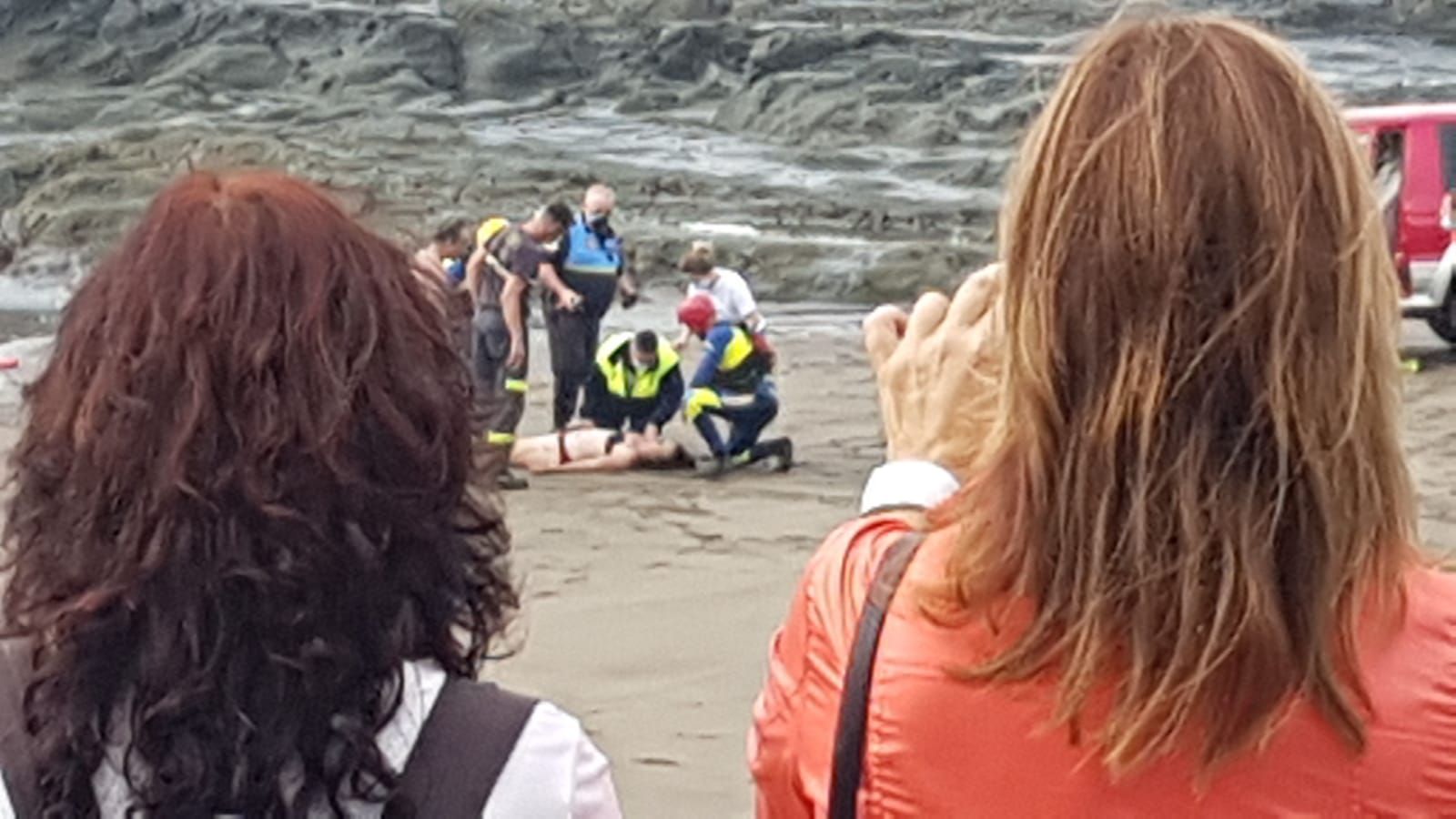 Rescate de una bañista en El Puertillo