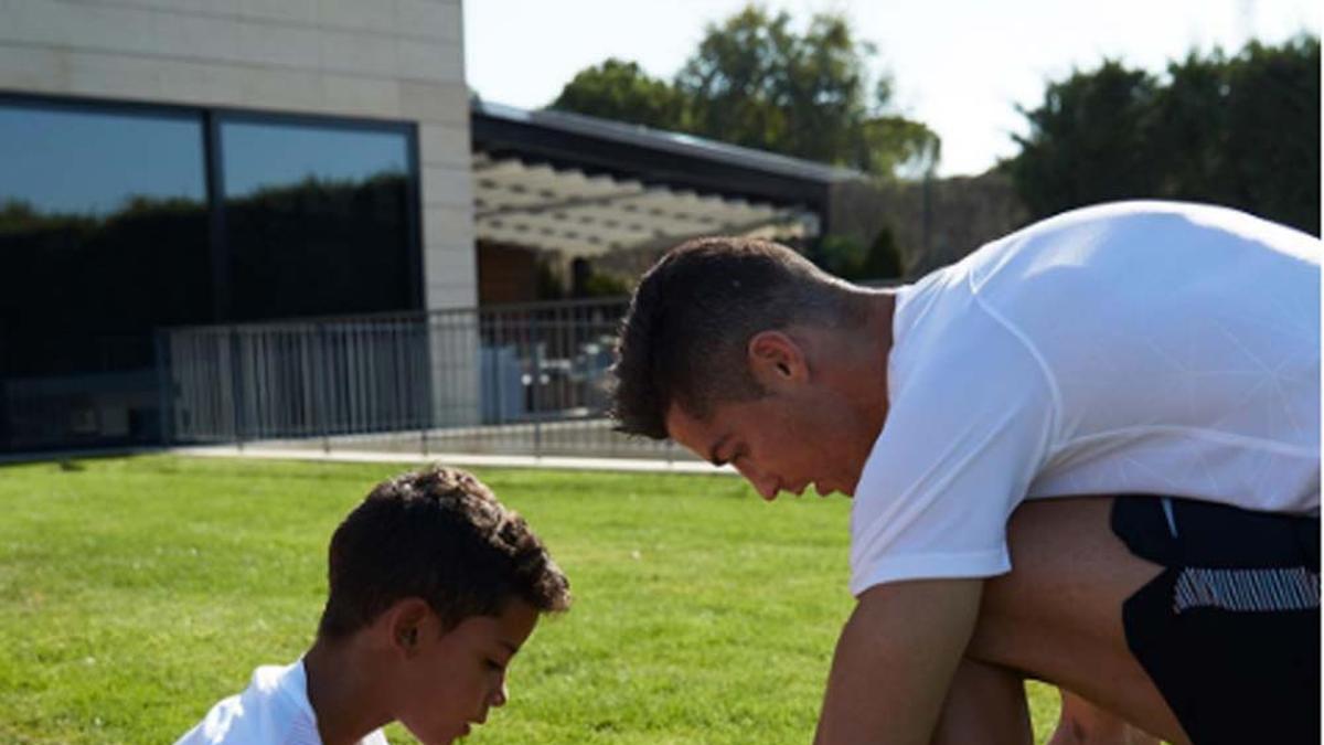 Cristiano Ronaldo con su hijo Cristiano Ronaldo Jr.
