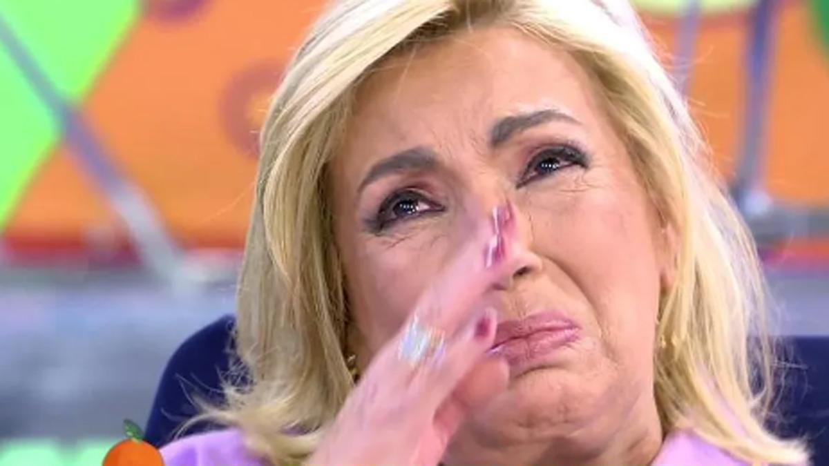 Carmen Borrego, llorando
