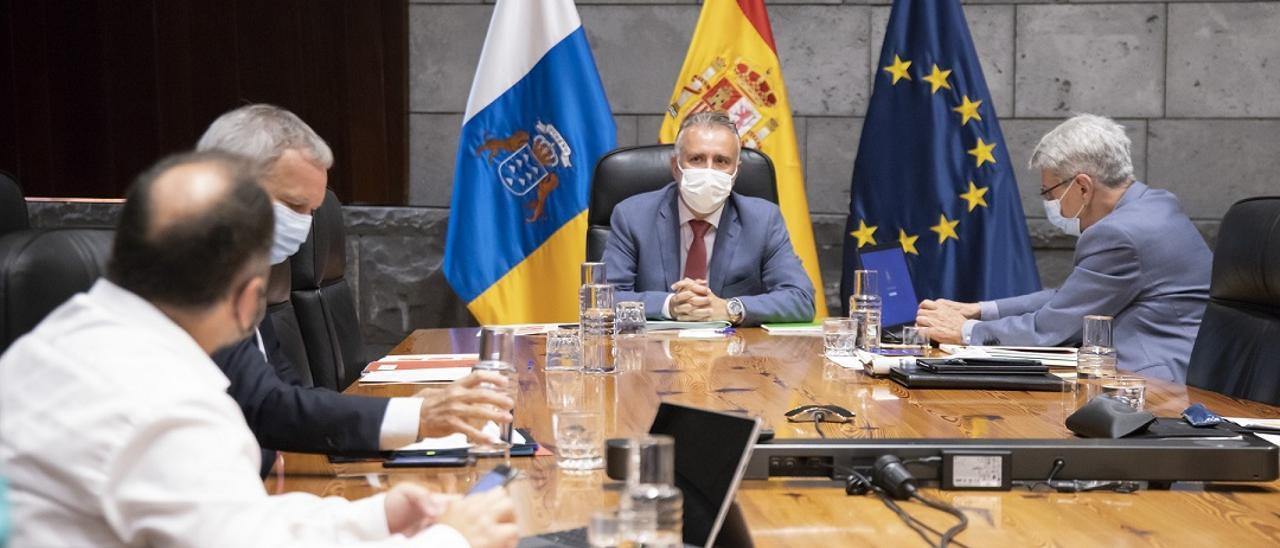 Consejo de Gobierno que aprueba bajar al nivel 2 a Gran Canaria y al 1 a Fuerteventura (29/4/2021)