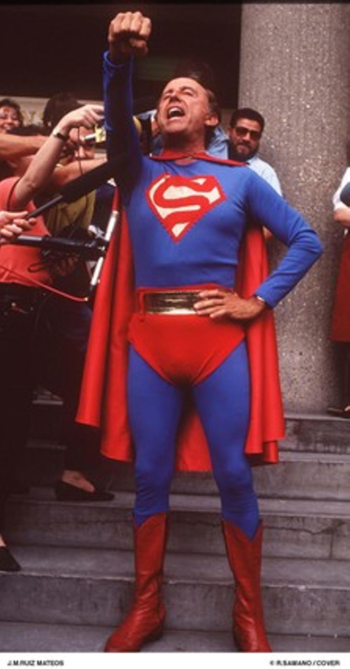 L’empresari disfressat de Superman durant el judici en el ’cas Ibercop’ el 1992.