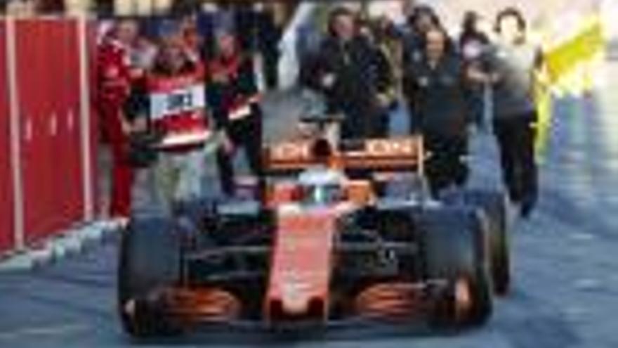 Alonso entrant al «pit-lane».