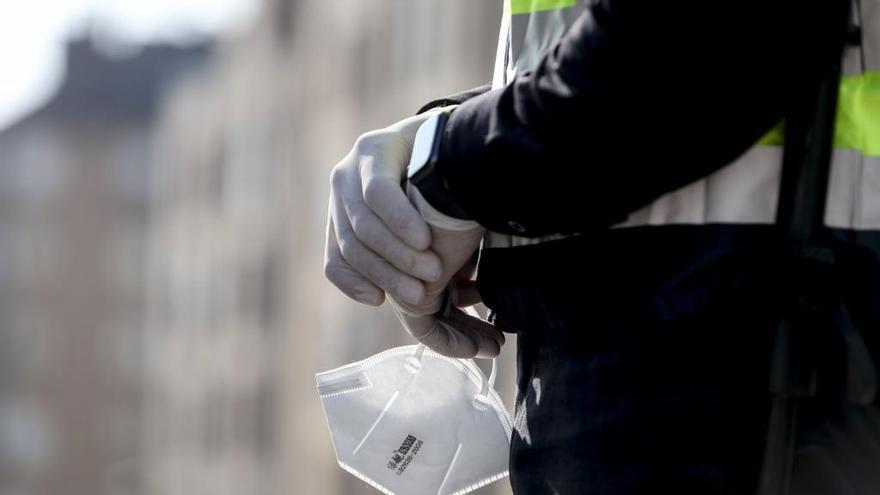 La Policía busca a un individuo en Gijón que escondió droga en la mascarilla