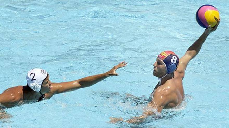 La selección española de waterpolo doblega a EEUU y pasa a cuartos