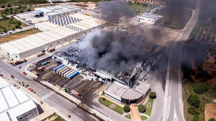 El Ayuntamiento de Vall d'Alba reacciona al cierre de la empresa Importaco: "Medidas urgentes para para minimizar el impacto laboral, económico y personal"