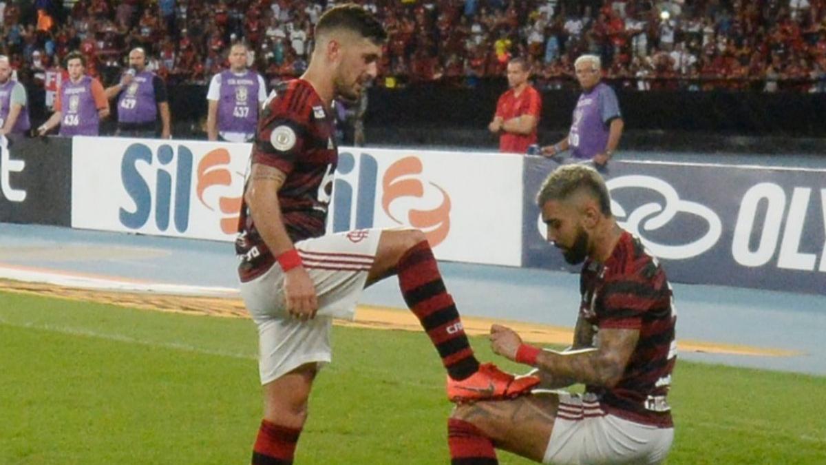 Flamengo escala al segundo lugar