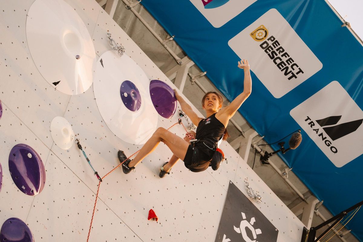 Annie Sanders durante la final de la Copa del Mundo de Escalada en Madrid.