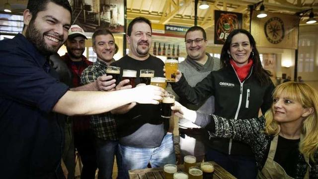 Uno de los puestos en la feria de la cerveza de Trascorrales, la semana pasada.