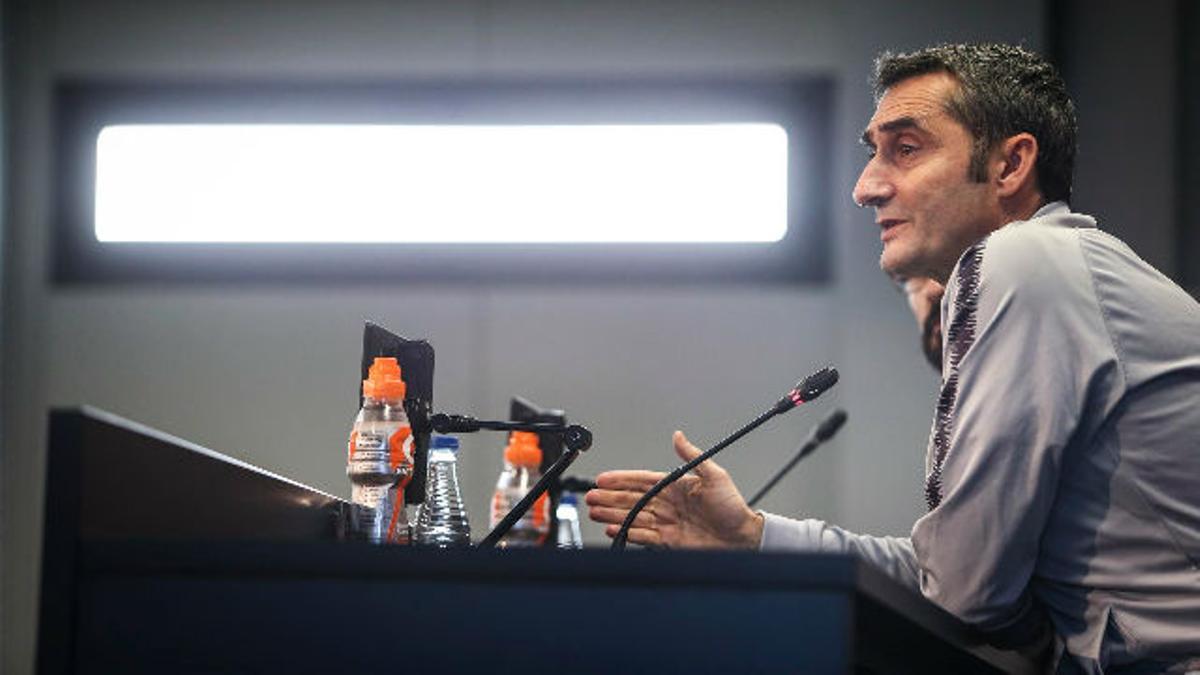 Valverde: "De Jong es un jugador que se compromete con el juego"