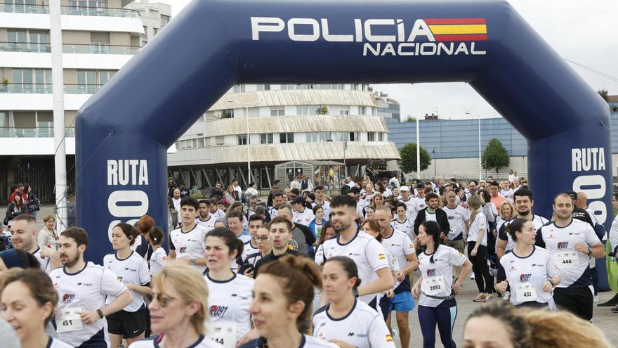 Gijón responde a la llamada del 091: hasta 936 personas participan en la carrera de la Policía Nacional