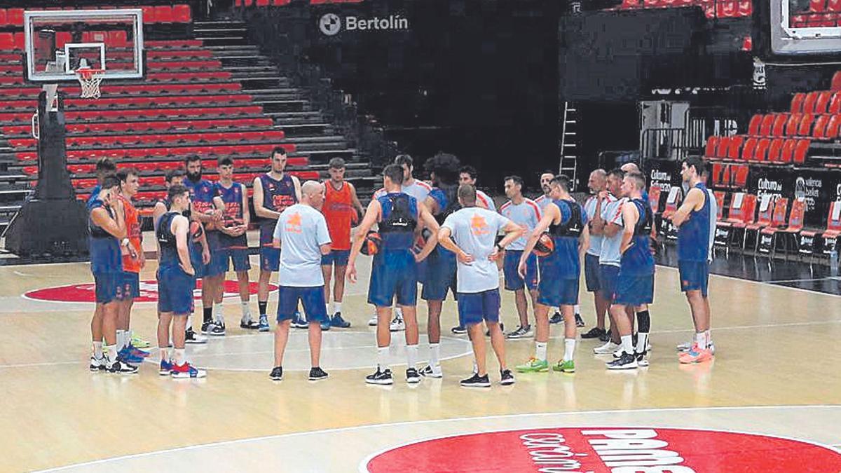 El equipo trabaja en La Fonteta