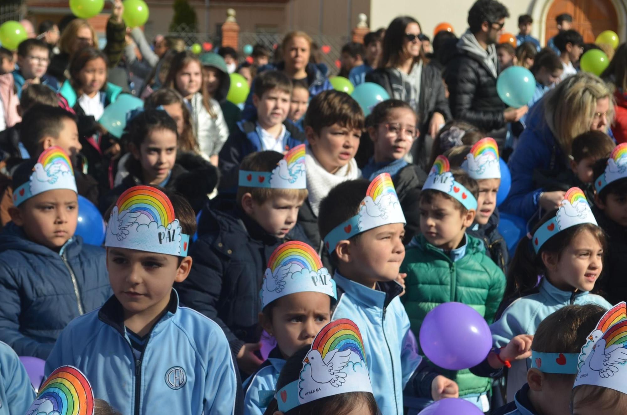 GALERÍA | Los colegios e institutos de Benavente celebran el Día de la Paz