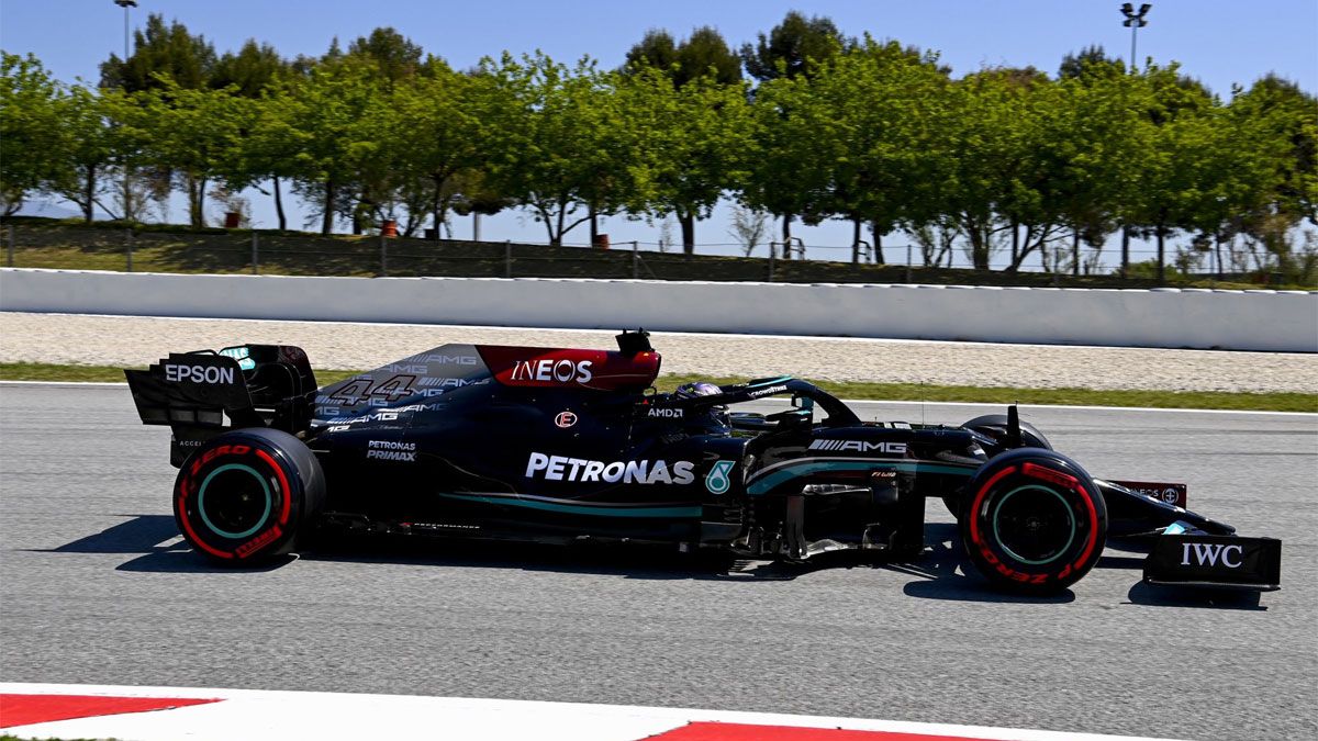 Hamilton, en acción en el Circuit de Barcelona