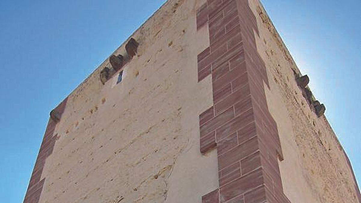 El castillo de Anzur se sitúa a unos seis kilómetros de Puente Genil.