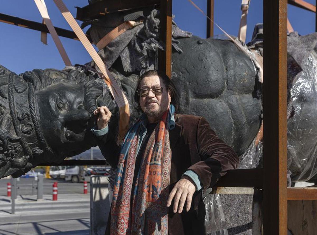 Ginés Serrán, autor de las esculturas del Puerto de Málaga