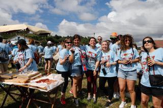 ¿Estuviste en la jira de las fiestas de La Felguera? Así fue la "peregrinación" de San Pedro a Castandiello