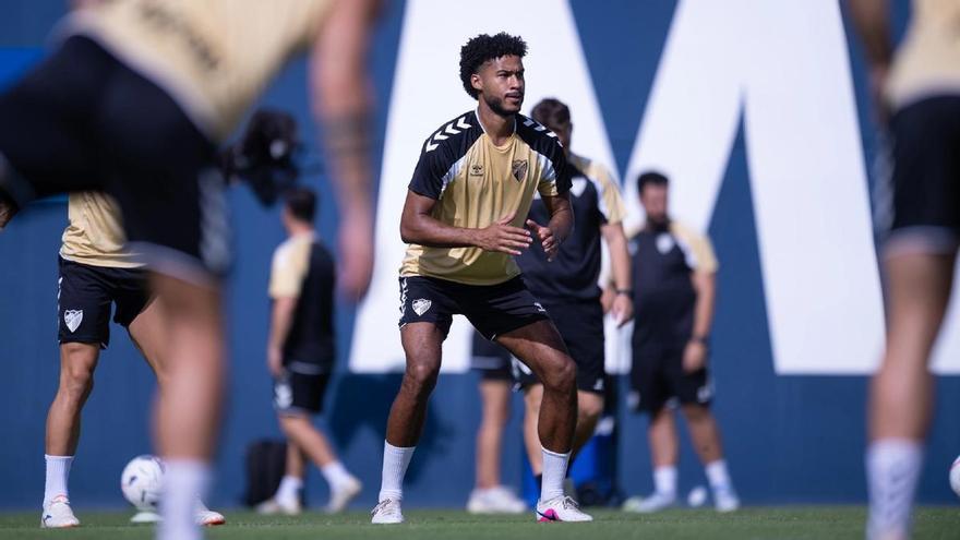 El Málaga CF respira con las lesiones de Aznou y Cajuste