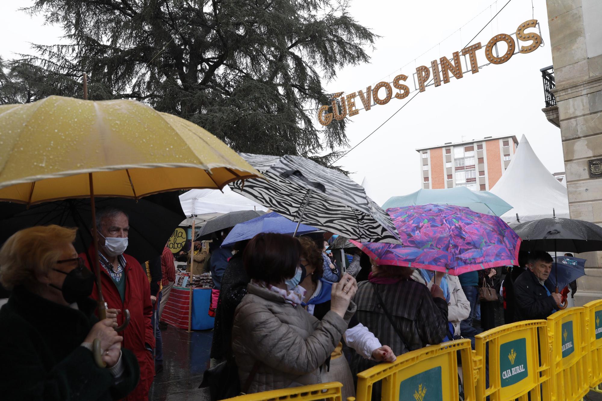 EN IMÁGENES: Así fue la fiesta de los Güevos Pintos en Pola de Siero