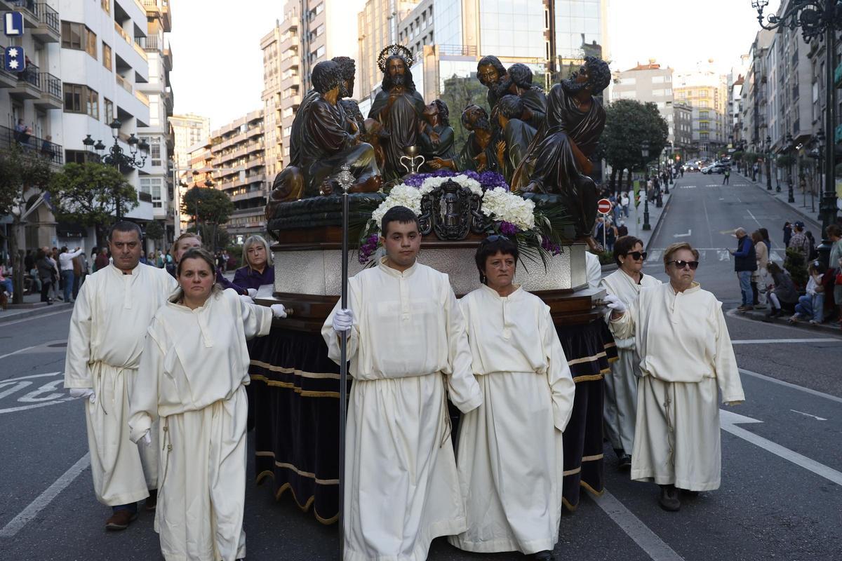 La procesión del Jesús del Silencio recorrió el centro de la ciudad