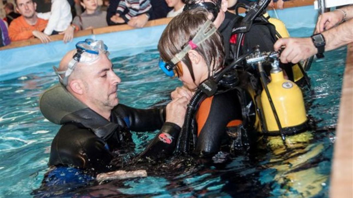 Los más pequeños podrán practicar su primer bautizo de inmersión asesorados por instructores profesionales.