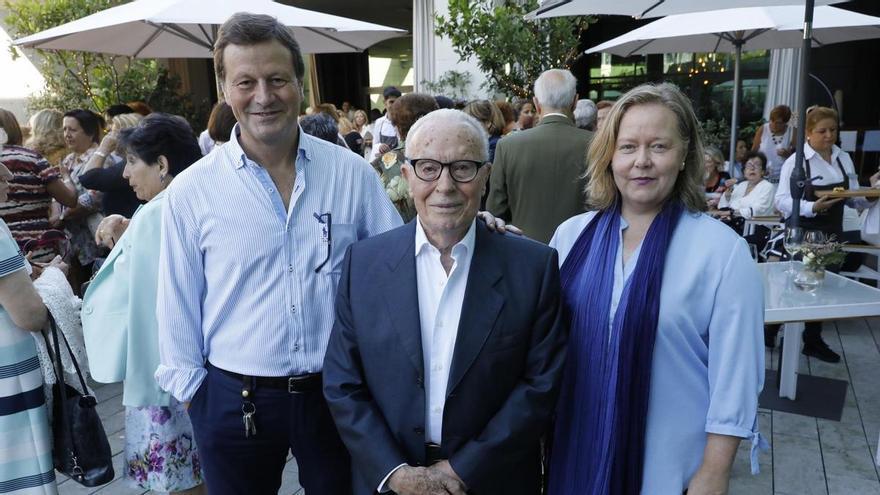 Fallece Enrique López, fundador de Confecciones Gijón y creador de las populares camisas Ike y de Industrias Lácteas Monteverde