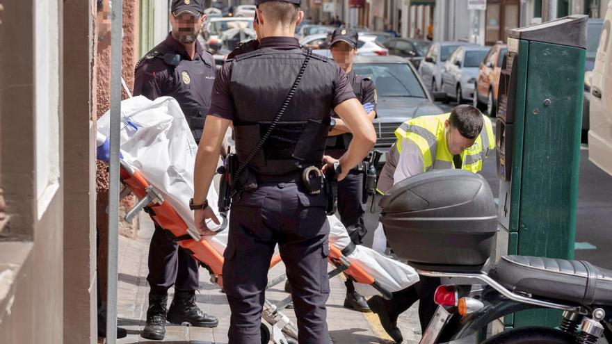 El autor del asesinato aprovechó que la afectada se encontraba sola en la casa, ya que los menores a los que cuidaba se hallaban en el colegio.