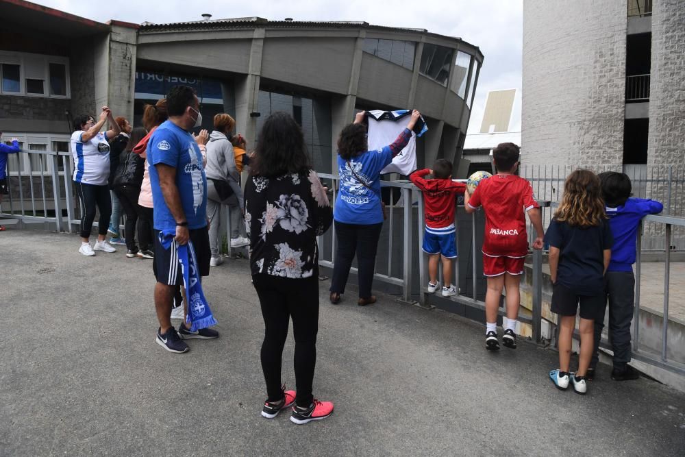 Llegada del Dépor para medirse al Sporting