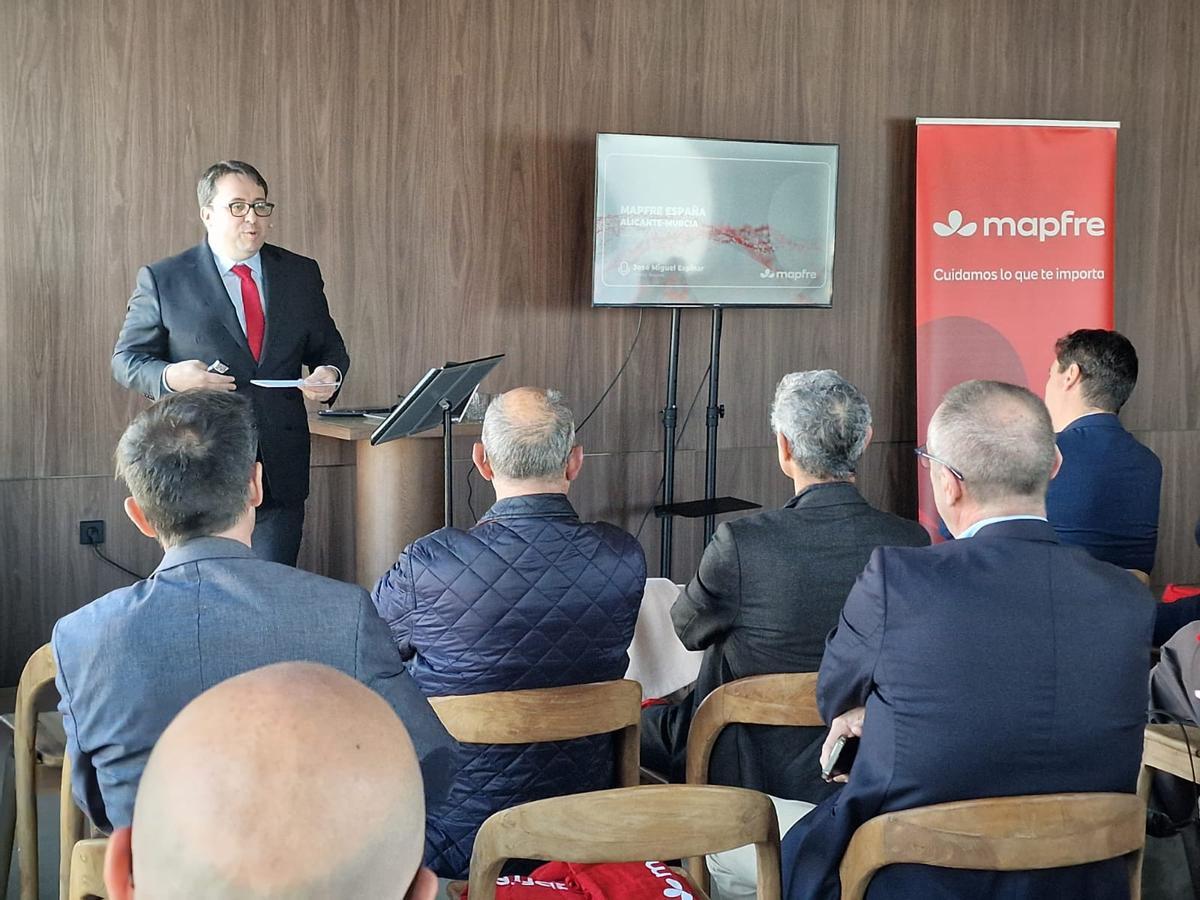 José Miguel Espinar Espinosa, el nuevo director regional de Mapfre en Alicante-Murcia