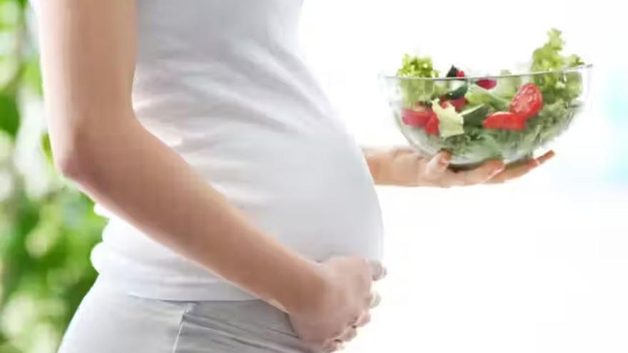 Adiós al mito de “comer por dos”: por qué es tan importante controlar el peso durante el embarazo