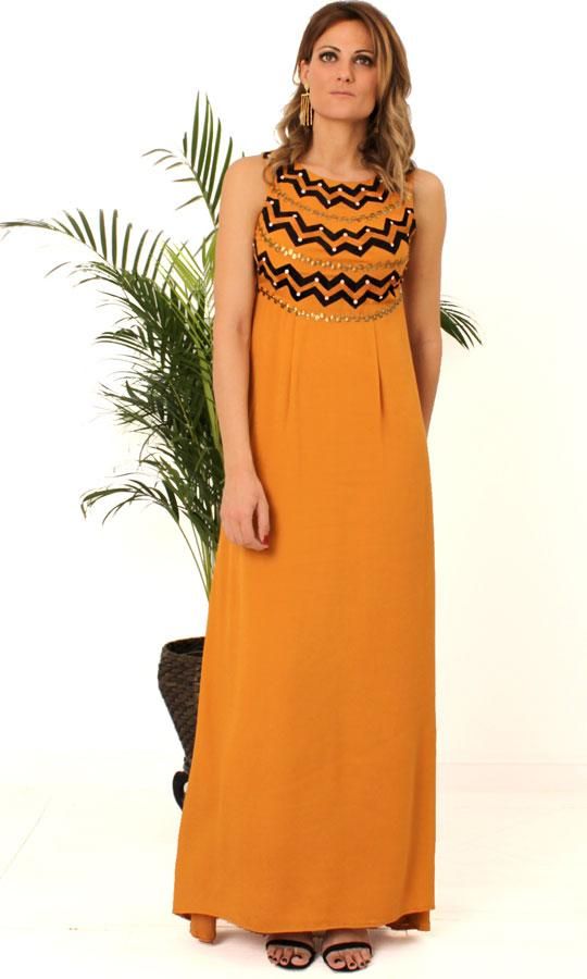 Vestido con aplicaciones, Closs