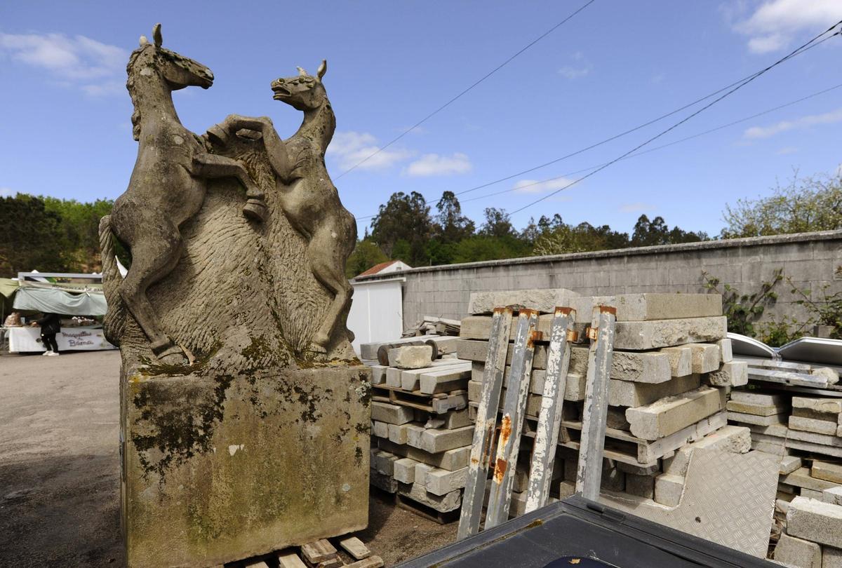 La estaua de los caballos de Villaverde