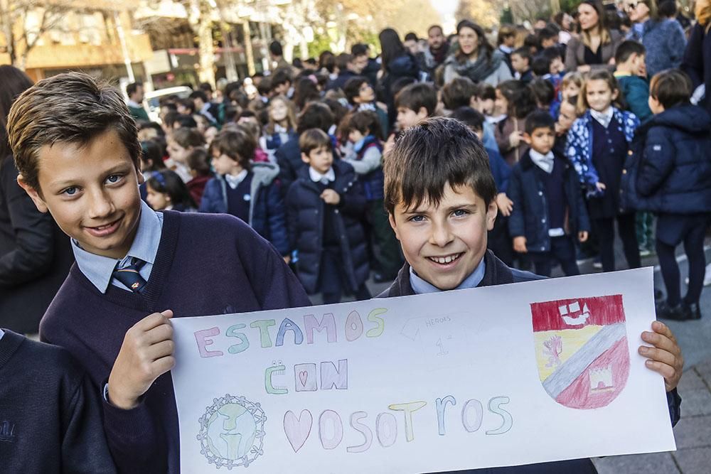 Los escolares hacen una marcha solidaria contra el cáncer