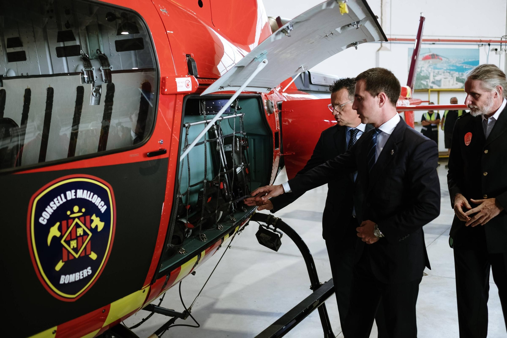 Bomberos de Mallorca cuenta con un nuevo helicóptero para reforzar la actuación en rescates, emergencias e incendios