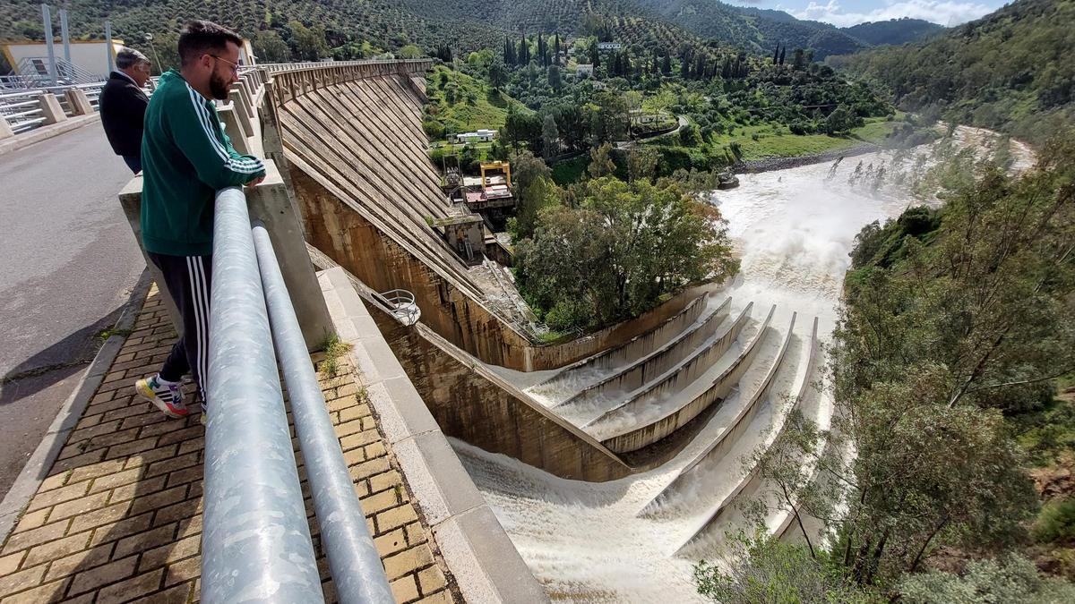 Desembalse de un pantano en Andalucía.