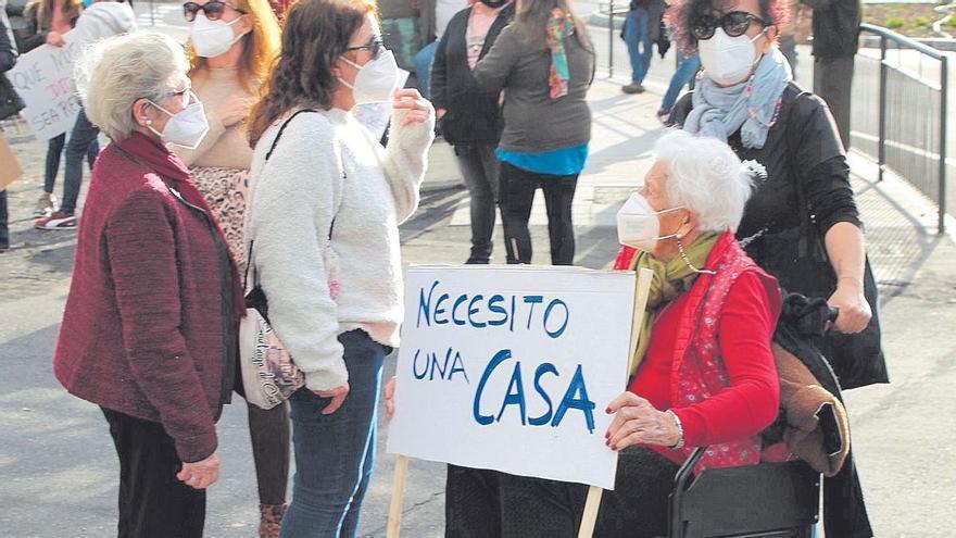 Argensola, de 92 años, reclama un hogar tras perder su casa en Todoque por el volcán de La Palma