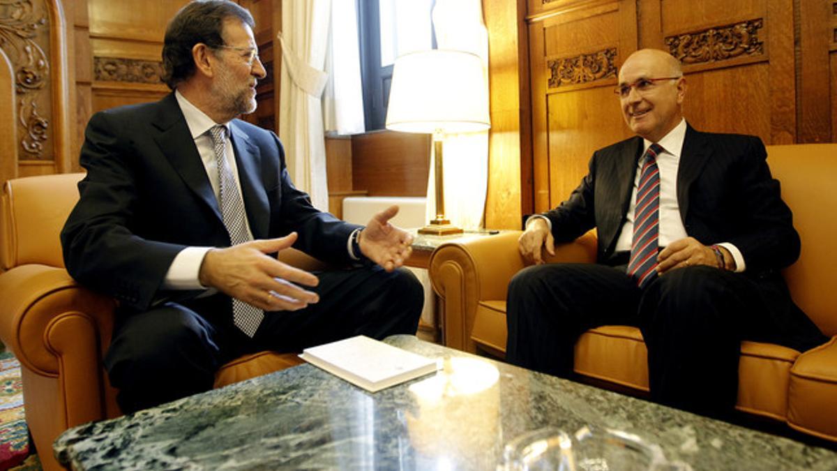 Rajoy y Duran, durante el encuentro que han mantenido este martes en el Congreso.