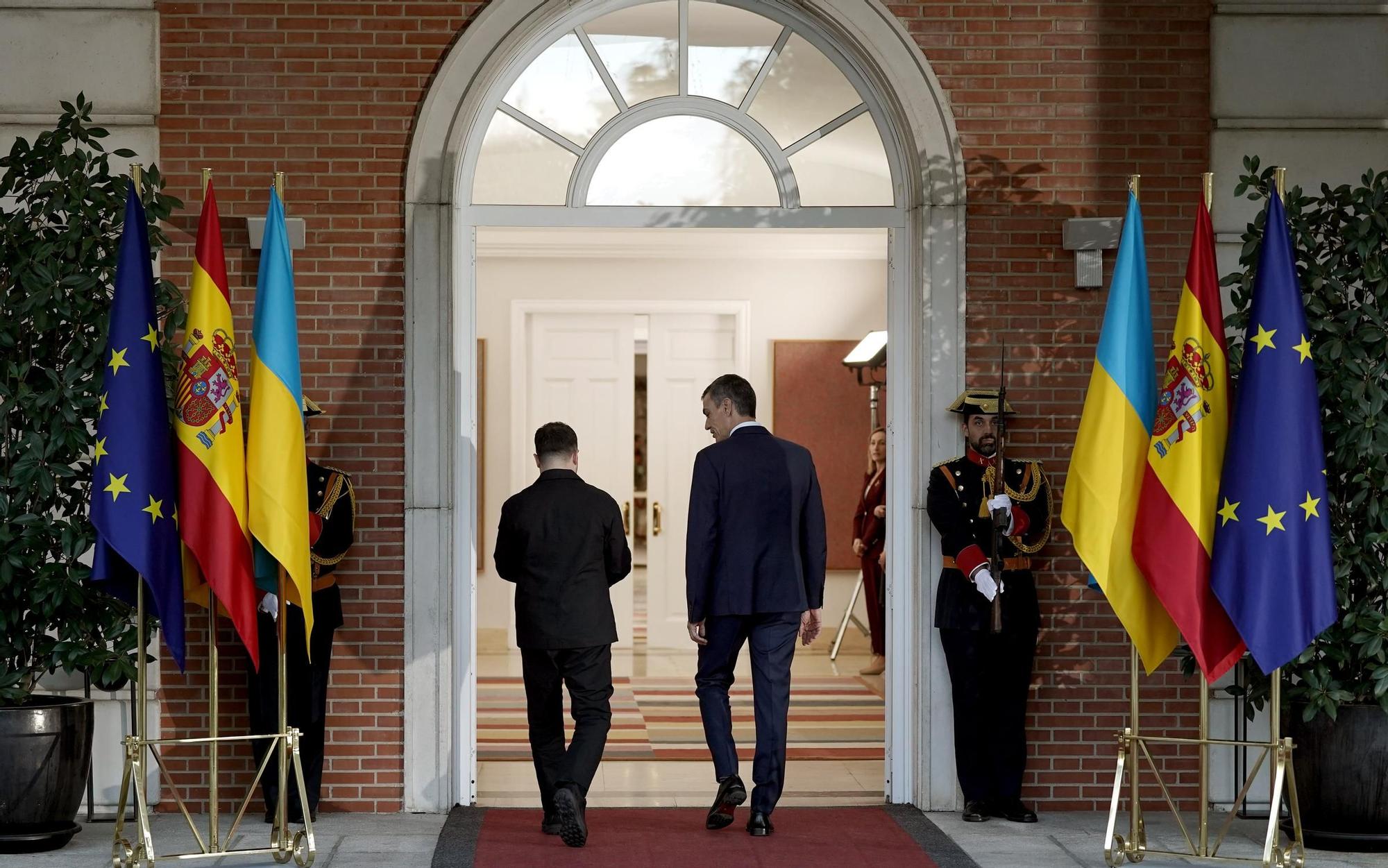 Pedro Sánchez y el presidente de Ucrania,  Zelenski,  en La Moncloa.