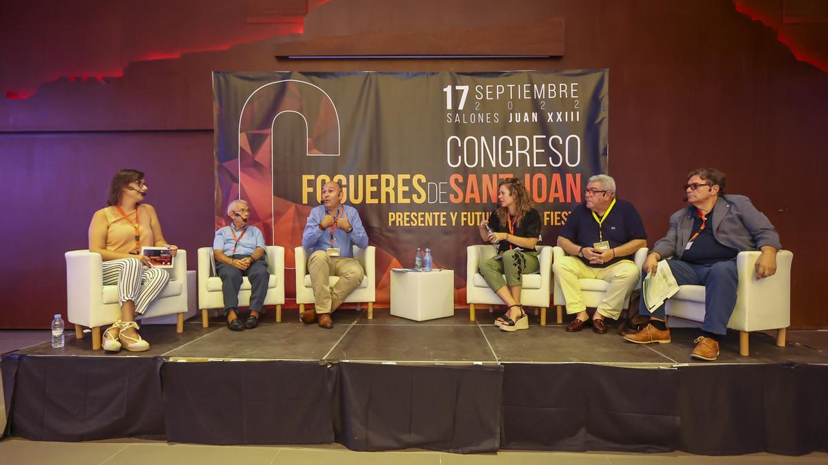 Participantes en el Congreso de Fogueres celebrado este sábado.