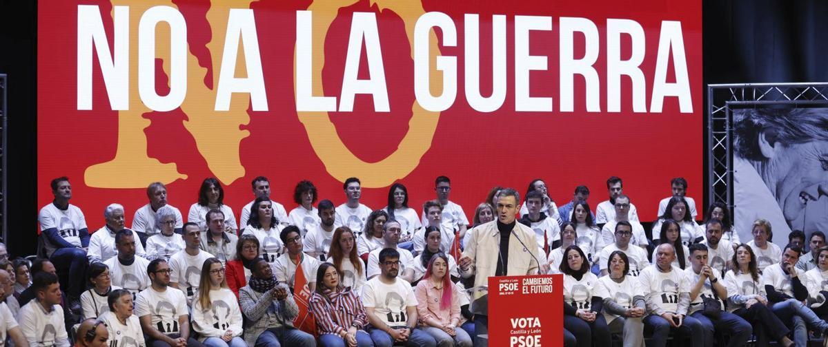 Sánchez introdueix el ‘no a la guerra’ en campanya