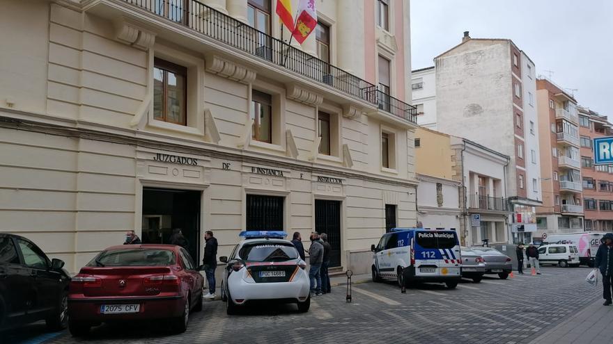Juzgados y Audiencia baten el récord sin línea de teléfono: once días aislados