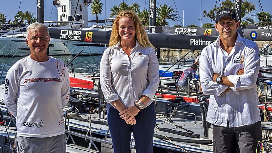 Corinna Graf, Agustín Zulueta y Nacho Postigo.