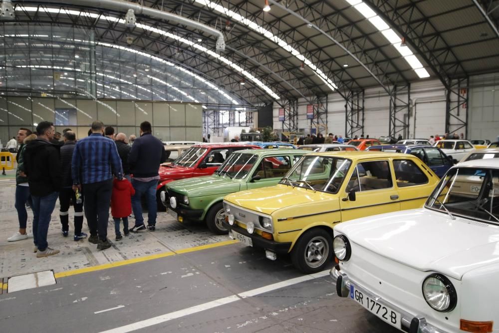 El coche del pasado llega a Vigo. // Alba Villar