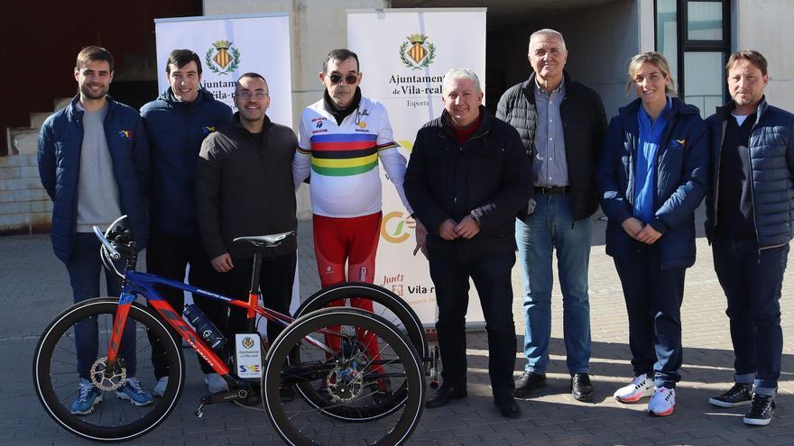 Nueva bici adaptada para el campeón paralímpico de Vila-real