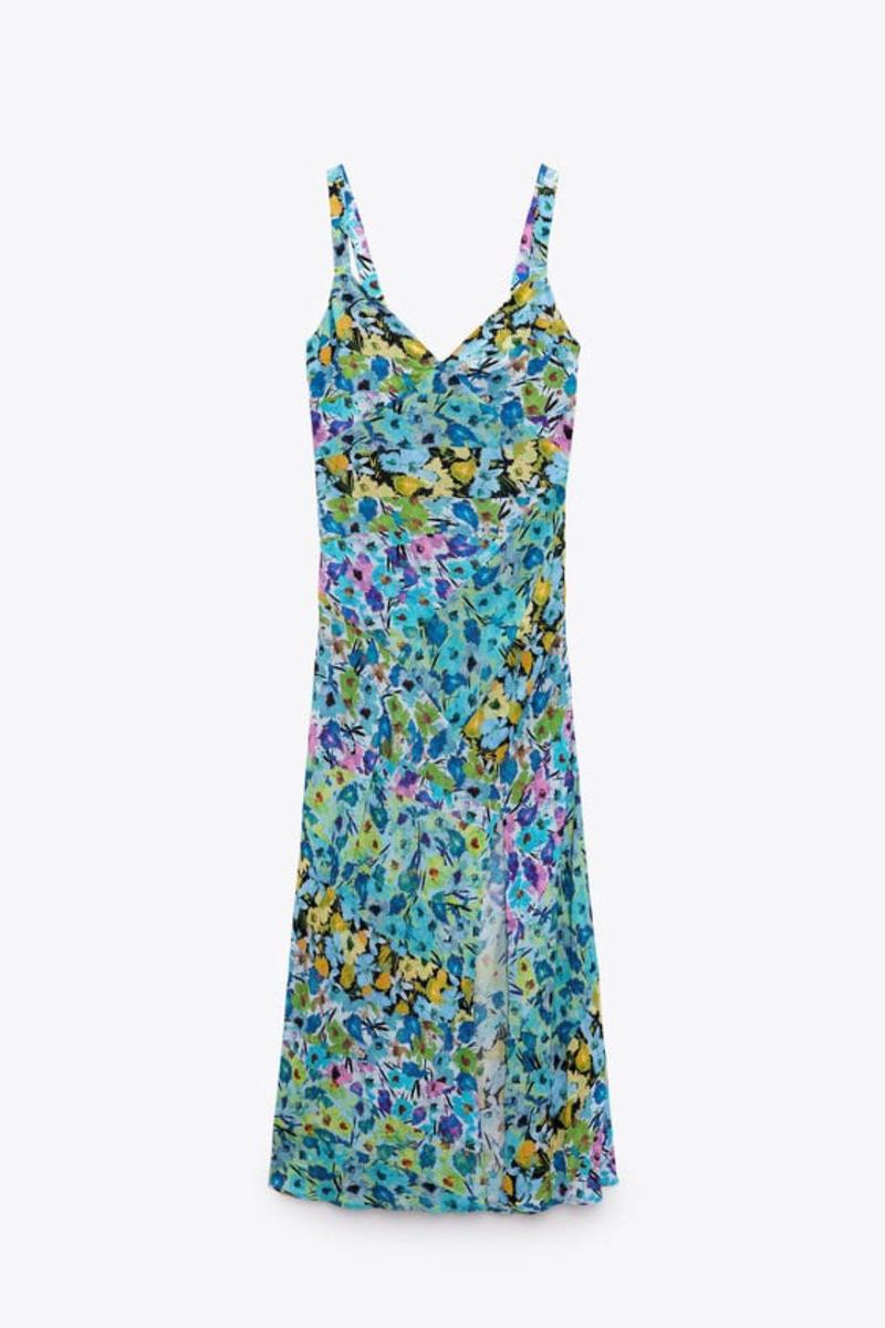 Vestido de tirantes con estampado floral, de Zara