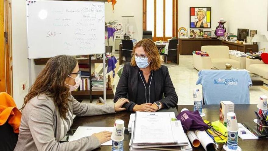 Imagen de la reunión entre Franco y Oltra.