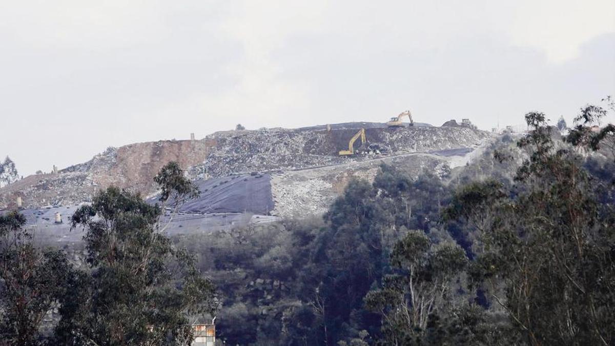 Vertedero de Miramontes, en la parroquia compostelana de Grixoa, en una foto de archivo