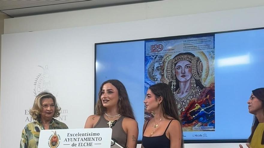 Las influencers Lola Lolita y Sofía Surfers se suben a la reivindicación del regreso de la Dama de Elche
